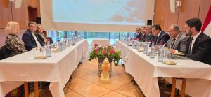 وزير الصحة يبحث مع منظمة «فريدنزدورف» الدولية تعزيز الدعم الطبي لمتضررى الحروب