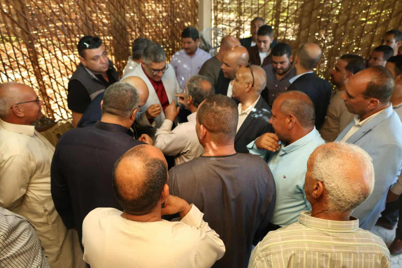 محافظ الجيزة يعقد لقاءً موسعًا مع أهالي ومشايخ الواحات البحرية