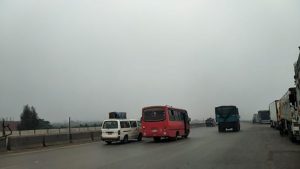 غلق طريق الإسكندرية القاهرة الصحراوي بسبب الشبورة الكثيفة