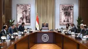 رئيس الوزراء يتابع موقف تنفيذ وتشغيل محطات تحلية المياه في شمال سيناء