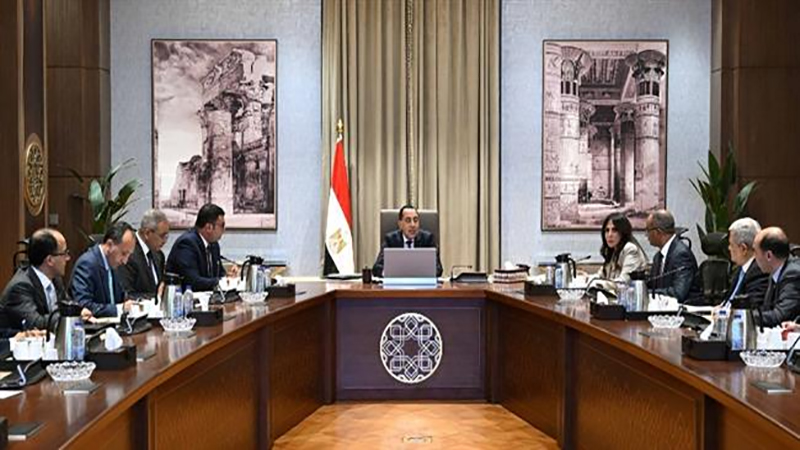 رئيس الوزراء يتابع موقف تنفيذ وتشغيل محطات تحلية المياه في شمال سيناء