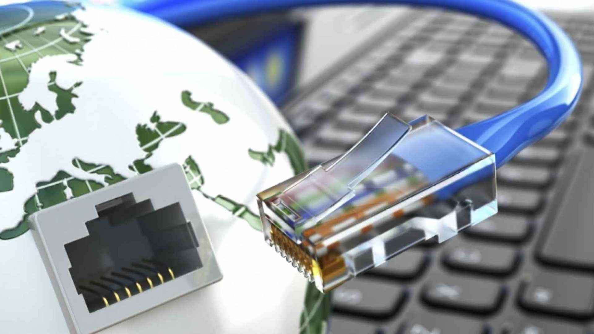 10 سنوات من الأعطال والانقطاعات تكشف هشاشتها.. شبكة الإنترنت «أوهن البيوت»