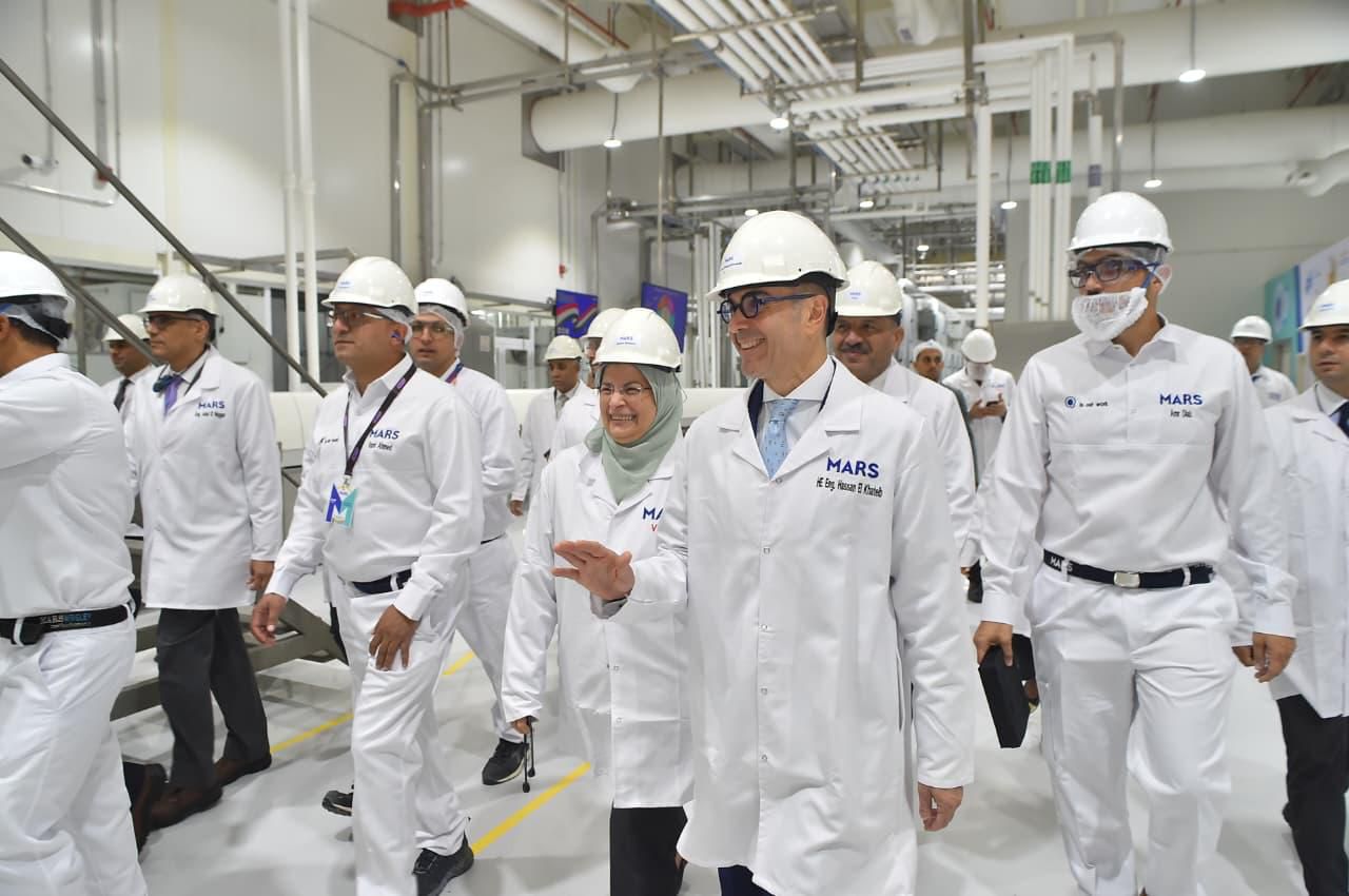 وزير الاستثمار يشهد تدشين خطوط الإنتاج الجديدة لشركة “مارس” بالسادس من أكتوبر