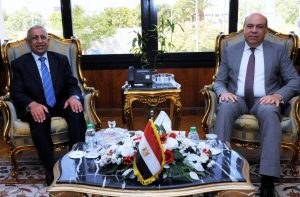 الحفني: الاستثمار في العنصر البشري ركيزة تطوير قطاع الطيران المدني