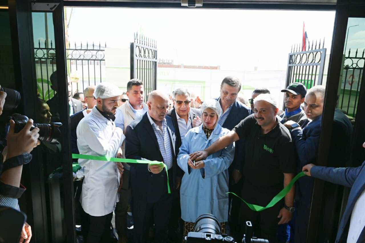 الوزير يفتتح مشروعات صناعية جديدة بجمصة ويؤكد: باب الصناعة مفتوح للمستثمرين الجادين