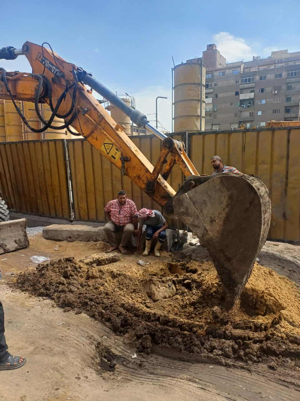 الجيزة: إجراء تحويلات مرورية بشارع الهرم لإصلاح كسر مفاجئ بخط مياه رئيسي