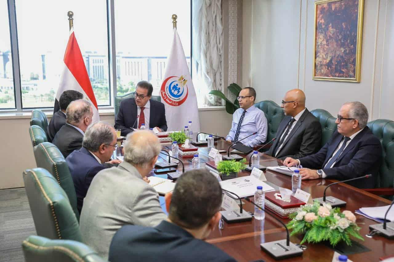 وزير الصحة يجتمع لمتابعة نتائج زيارته الرسمية إلى الصين