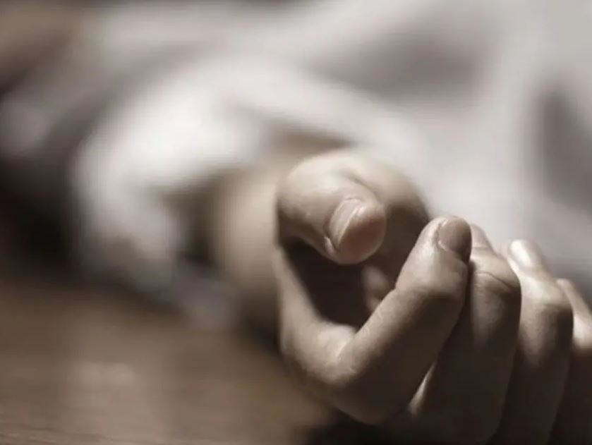 شاب يحاول إنهاء حياة والدته وزوجها بالمحلة