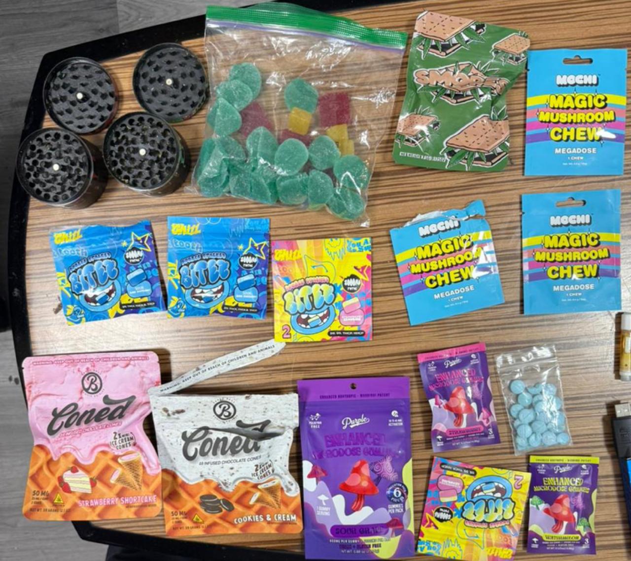 تحرير ٣٠ محضر ضبط جمركي بجمارك ركاب مطار القاهرة من اول سبتمبر