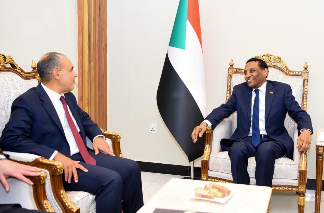 وزير الخارجية يلتقي رئيس الوزراء السوداني