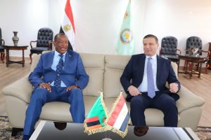 وزير الزراعة ووزير الداخلية الزامبي يناقشان موقف المزارع المصرية المشتركة