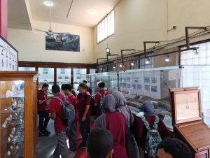 تطوير التعليم بالوزراء: زيارة تعليمية لطلاب معهد الكوزن المصري الياباني إلى المتحف الجيولوجي المصري