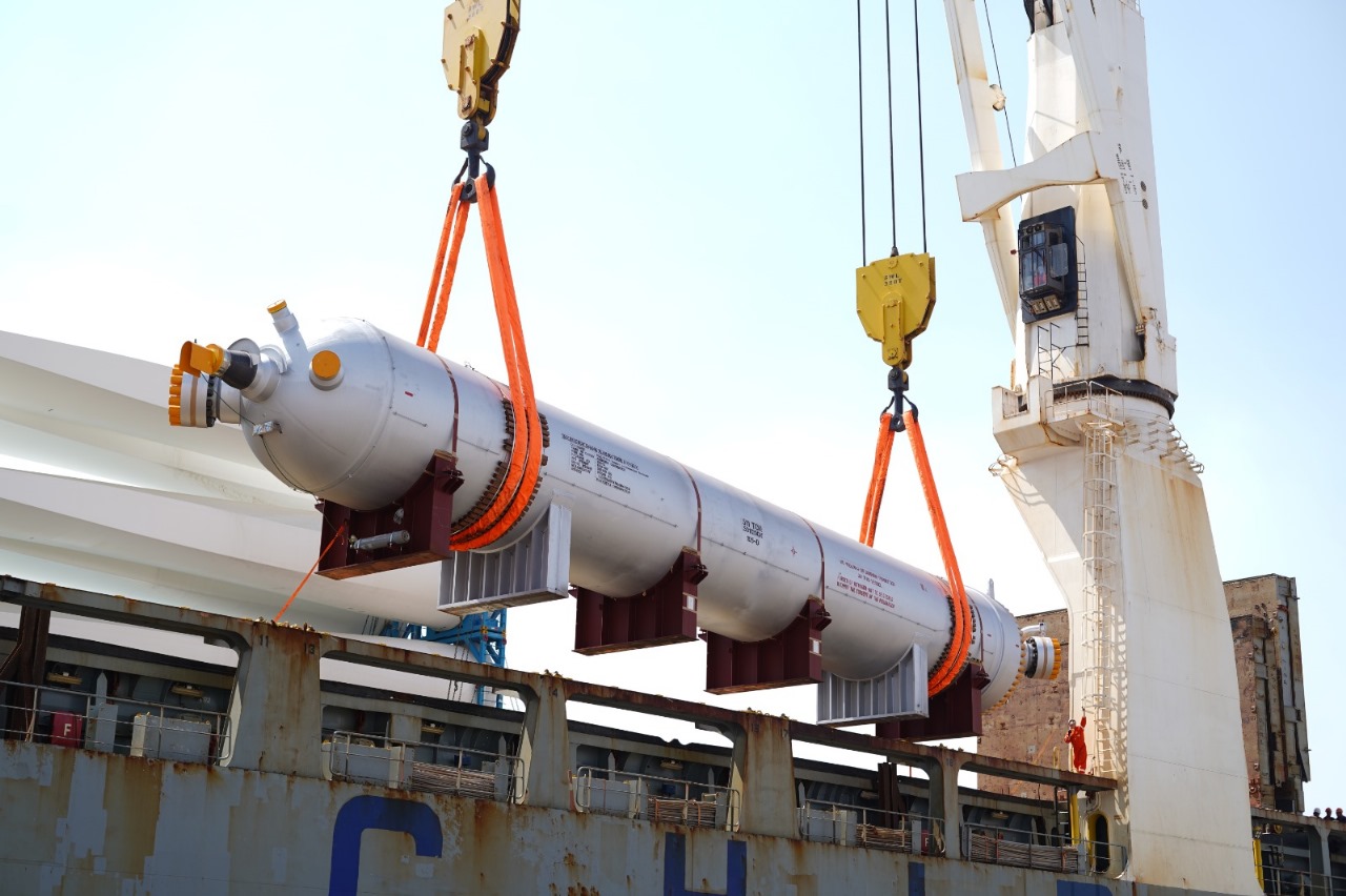 دي بي ورلد– مصر تستقبل شحنة عملاقة بوزن يتجاوز 500 طن بميناء السخنة