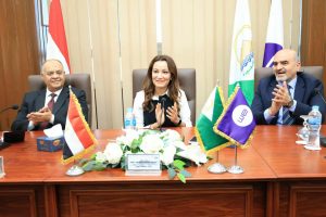 الجيزة: توقيع بروتوكول تعاون مع الشركة المصرية للاتصالات (We) لتقديم خدمات الاتصالات للمنطقة الصناعية بأبو رواش