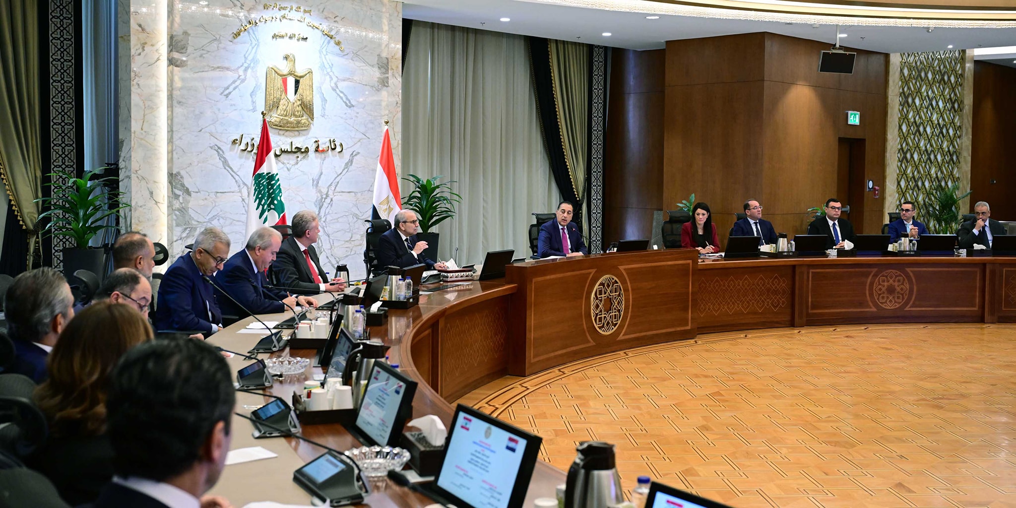 رئيسا وزراء مصر ولبنان يترأسان اجتماع اللجنة العليا المشتركة