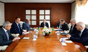 رئيس الوزراء يبحث مع ممثلي روساتوم موقف محطة الضبعة