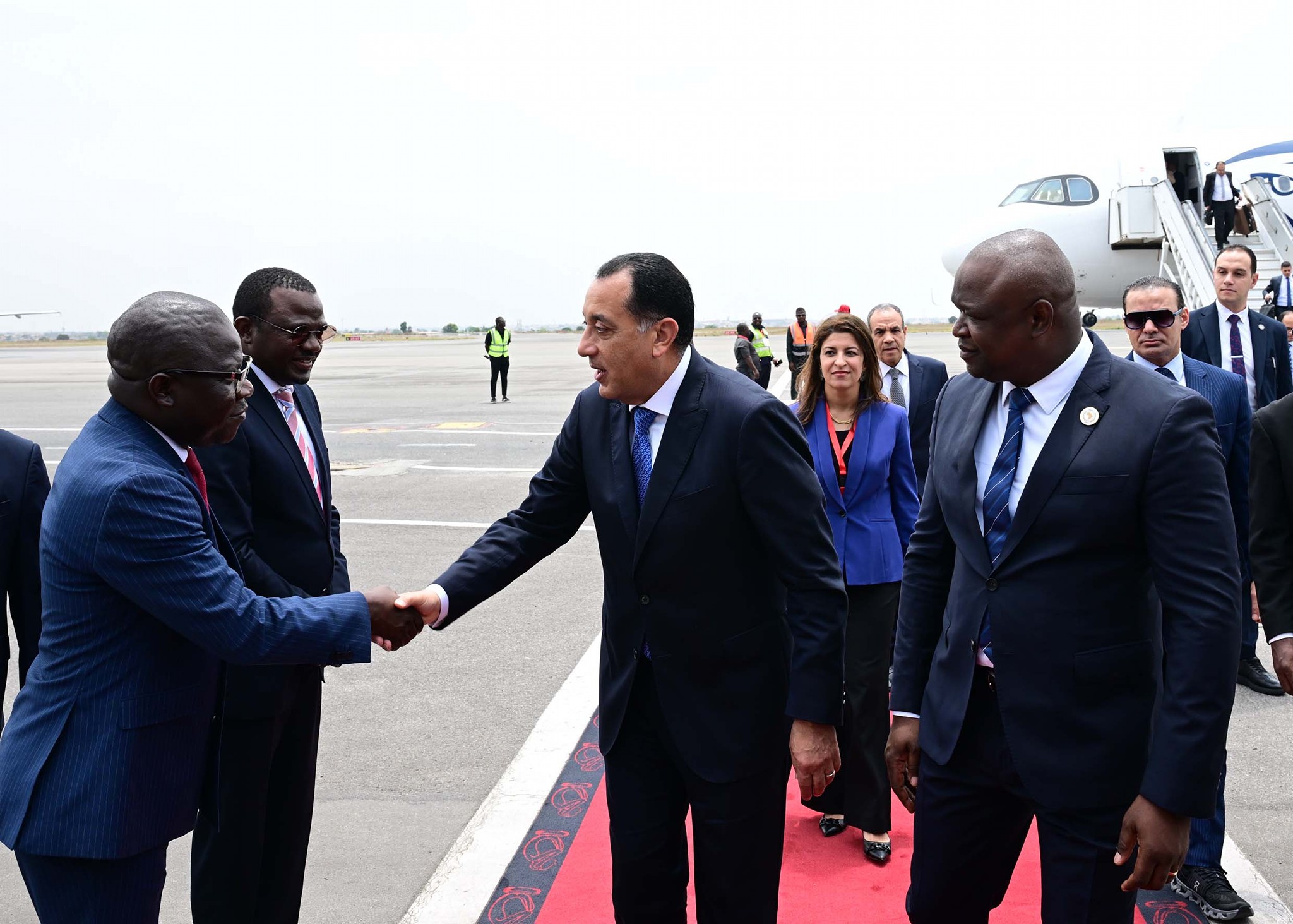 مدبولي يصل إلى أنجولا للمشاركة بقمة الاتحادين الأفريقي والأوروبي