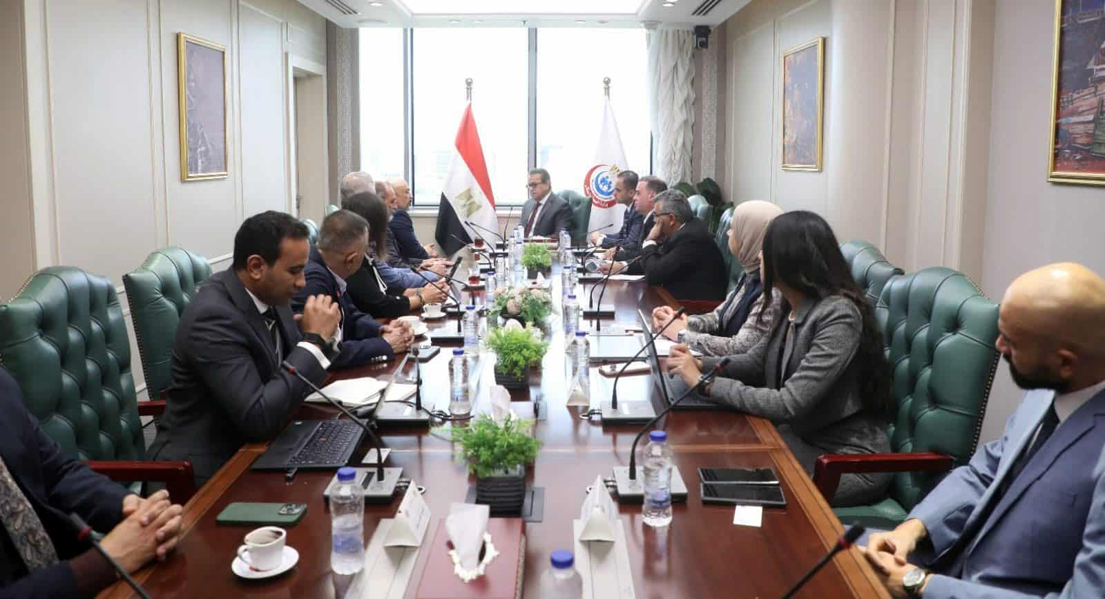وزير الصحة يبحث مع «اتصالات مصر» تطوير المنظومة الصحية الرقمية