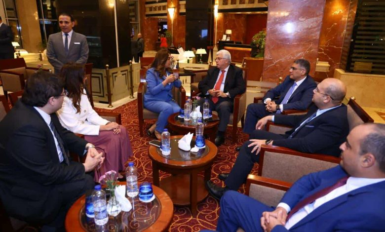 وزيرا التعليم العالي والتنمية المحلية ومحافظ الجيزة