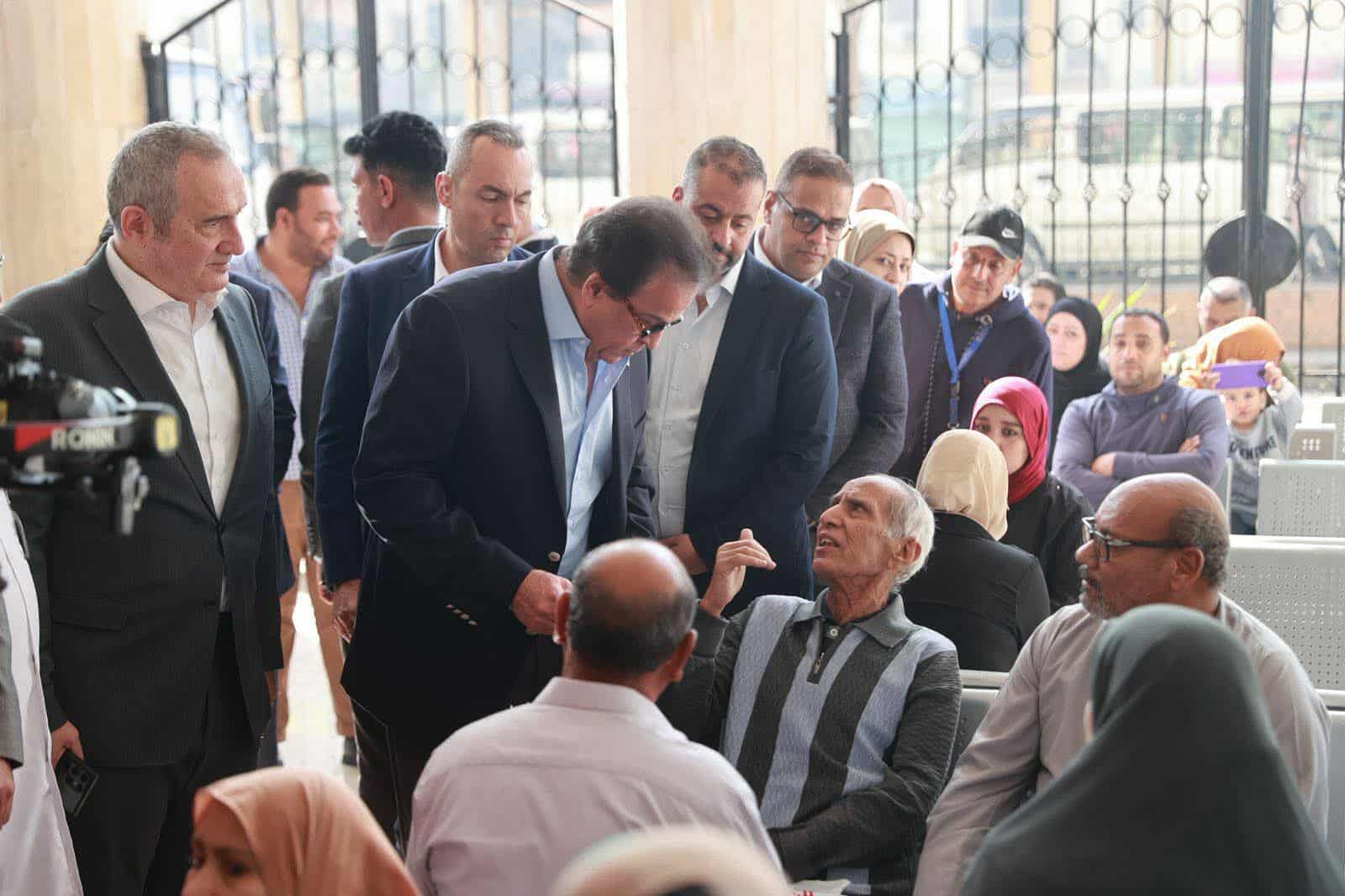 وزير الصحة يفتتح أعمال تطوير أقسام الطوارئ والعيادات الخارجية بمستشفى المطرية ومعهد الكلى