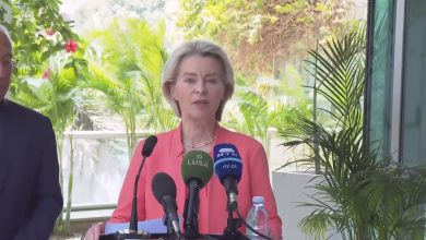 المفوضية الأوروبية تؤكد على سيادة أوكرانيا وحقها في تقرير مصير جيشها