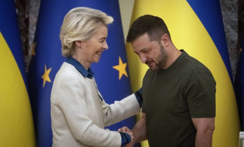 زيلينسكي ورئيسة المفوضية الأوروبية يناقشان دعم أوكرانيا واحترام سيادتها