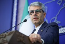 كشف المتحدث باسم وزارة الخارجية الإيرانية، "إسماعيل بقائي"، اليوم الأحد، أن الرسالة التي أرسلها الرئيس الإيراني "مسعود بزشكيان" إلى ولي العهد السعودي الأمير "محمد بن سلمان" كانت رسالة شكر رسمية، أُرسلت في سياق تعزيز العلاقات الثنائية بين إيران والسعودية، لا سيما فيما يتعلق بتنظيم ومتابعة مناسك الحج.