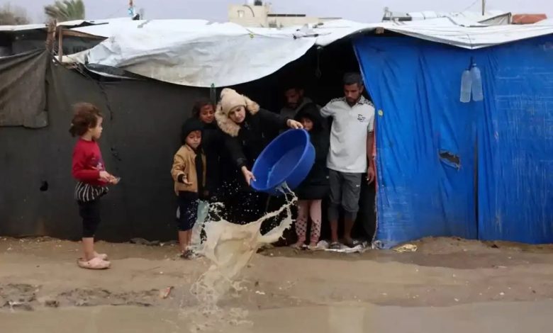 الأمطار تعمّق المأساة الإنسانية في قطاع غزة