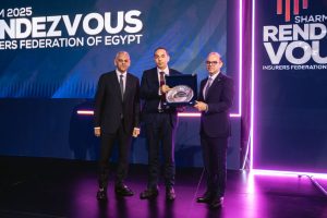 تكريم رئيس البورصة المصرية في الملتقى السنوي السابع للتأمين وإعادة التأمين