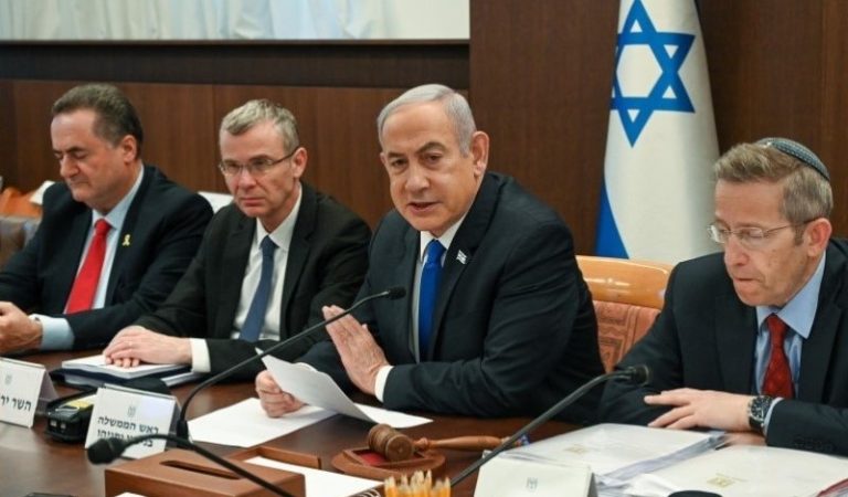 نتنياهو يرفض إقامة دولة فلسطينية ويصر على نزع سلاح حماس بالقوة