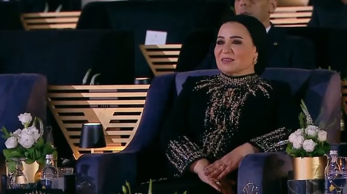 إشادات بإطلالة السيدة انتصار السيسي في حفل افتتاح المتحف المصري الكبير
