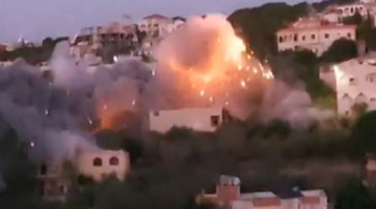 غارة إسرائيلية تستهدف منزلاً في عيناثا جنوب لبنان