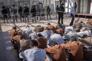 الخارجية الفلسطينية: الاحتلال الإسرائيلي يرتكب انتهاكات ممنهجة ضد الأسرى