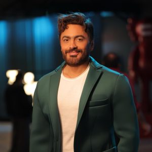 تامر حسني يشيد بكريستيانو رونالدو: بيمشي في الهوا