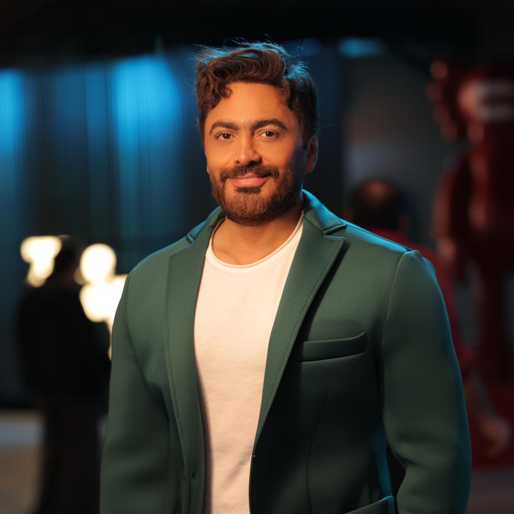 تامر حسني يشيد بكريستيانو رونالدو: بيمشي في الهوا