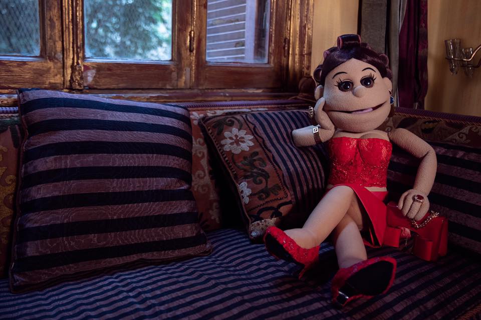 أبلة فاهيتا تعود لمنافسة عمرو أديب وإسعاد يونس