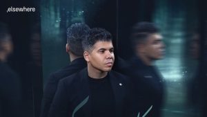 عمر كمال يطلق أغنية “في كل الأماكن”..فيديو