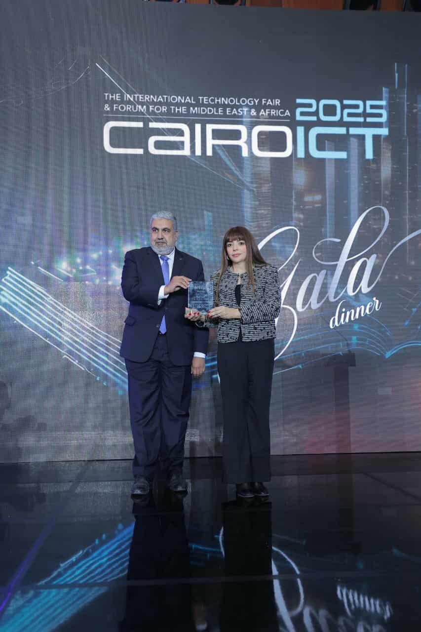 البنك الأهلي المصري يحصد جائزتين عالميتين في جوائز Élan 2025