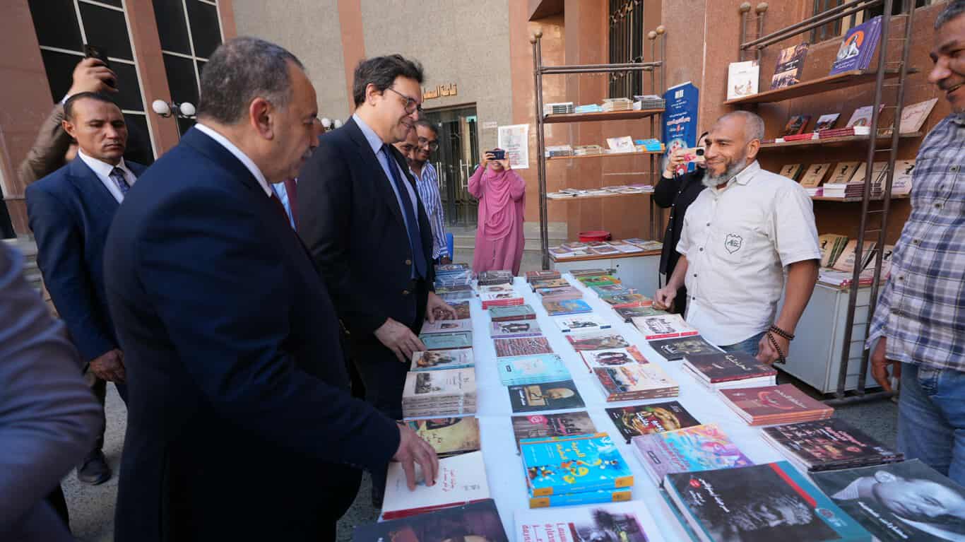 محافظ أسيوط ووزير الثقافة يتفقدان قصر ثقافة أسيوط ويوجهان بتطويرة