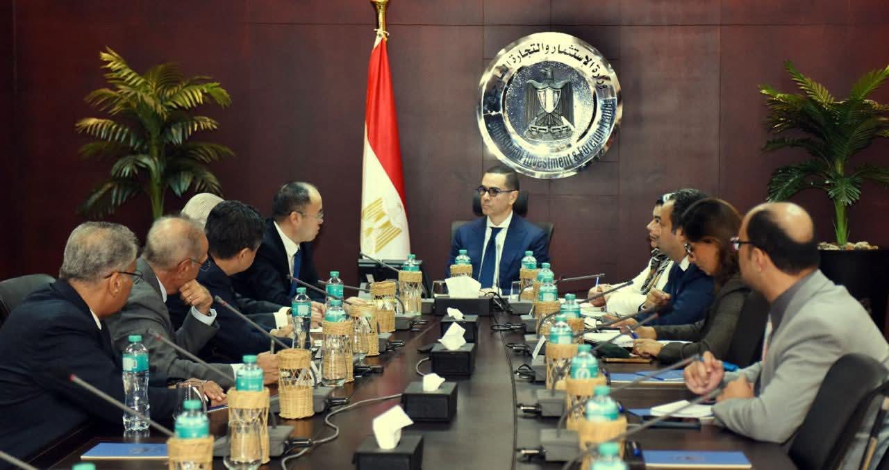وزير الاستثمار  يبحث مع وفد شركة ” بروميتيون “ مشروعاتها الاستثمارية في مصر