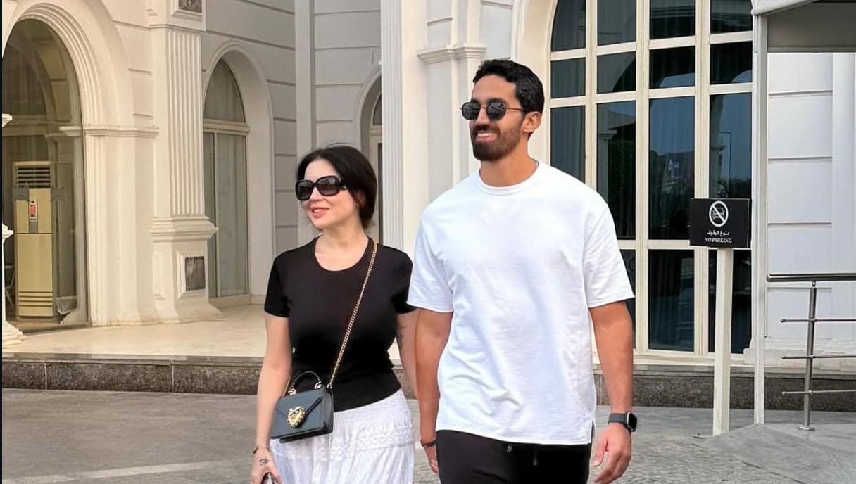 شاهد .. أول صور لمي عز الدين في شهر العسل