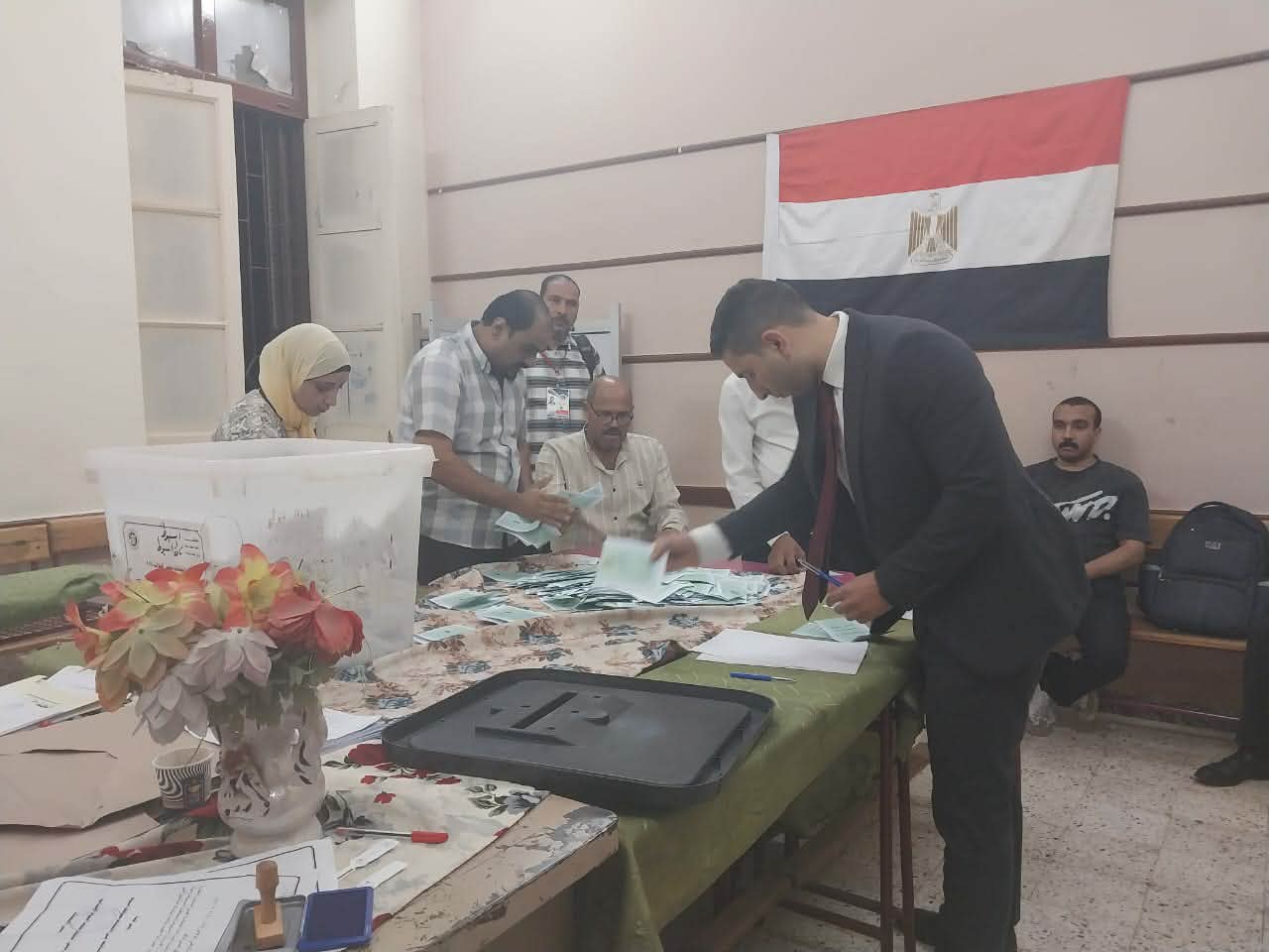 غلق اللجان الانتخابية وبدء عملية الفرز لانتخابات مجلس النواب 2025 بأسيوط