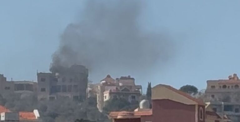 طائرة إسرائيلية تستهدف راعي أغنام جنوبي لبنان