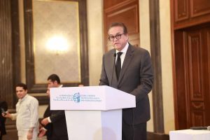 جلسة حوارية لوزير الصحة حول تطوير الرعاية الأولية وتكريم الفائزين بمبادرة «بناء الثقة»