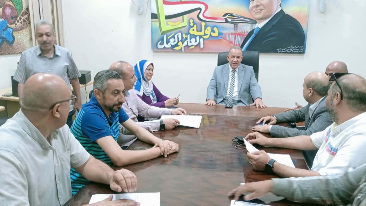 347 مقرا انتخابيا بالمدارس..تعليم أسيوط تعقد غرفة عمليات لمتابعة الاقتراع