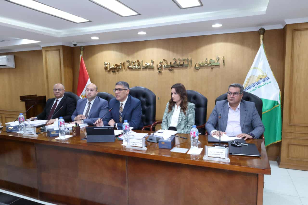 محافظ الجيزة يشدد على رفع كفاءة النظافة وتكثيف حملات الإشغالات