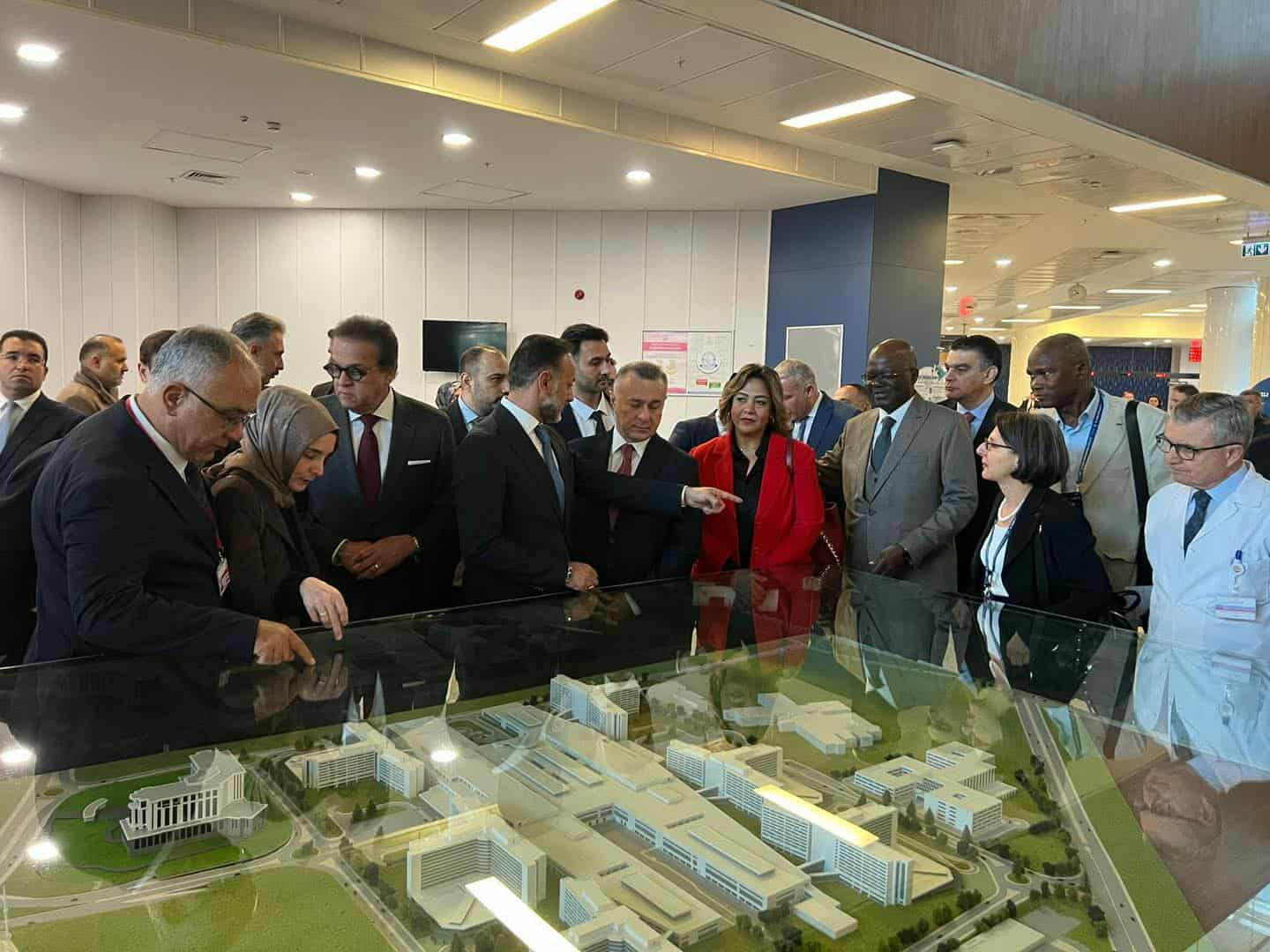 وزير الصحة يبحث توسيع التعاون الطبي مع أكبر مجمع صحي في أوروبا