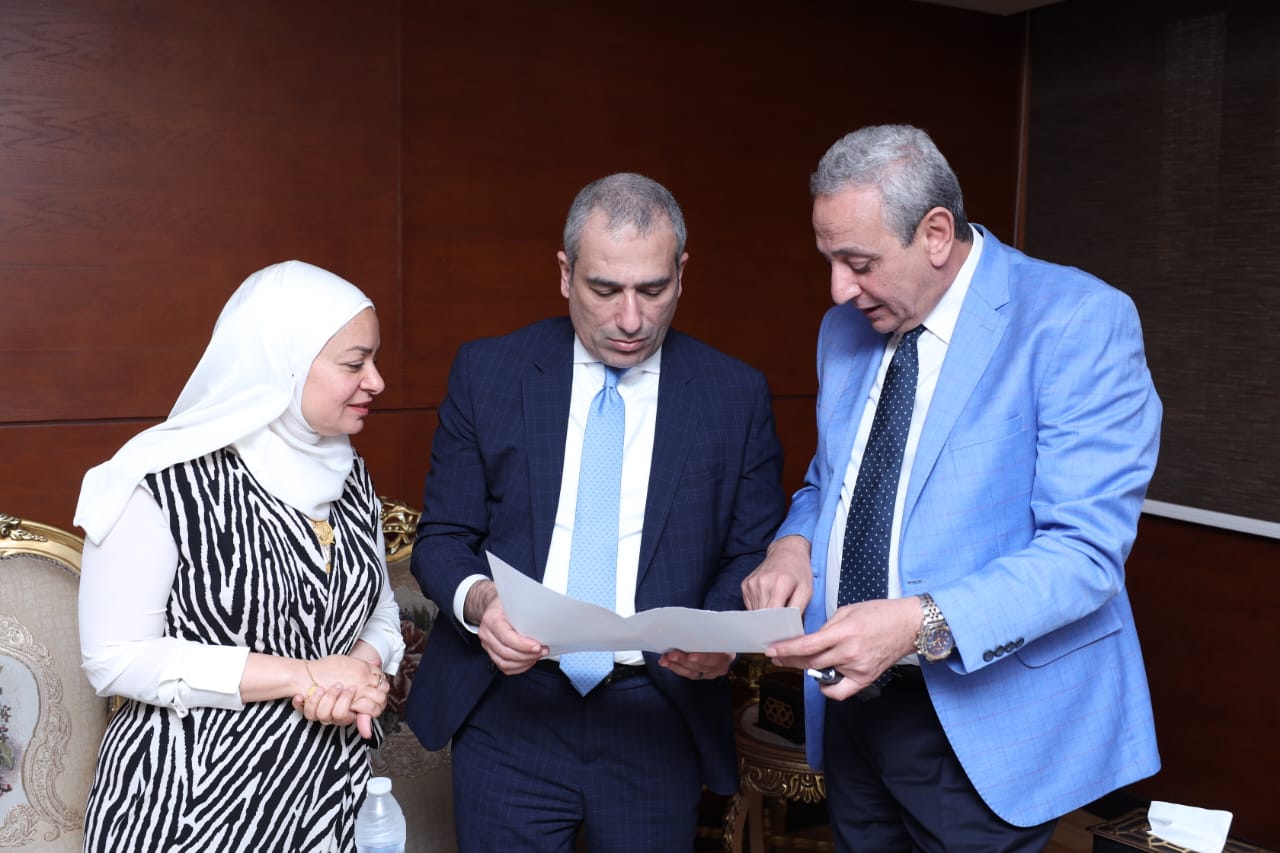 رئيس البنك الزراعي يبحث مع محافظ الغربية دعم جهود تحقيق التنمية الزراعية وتحفيز الاستثمار