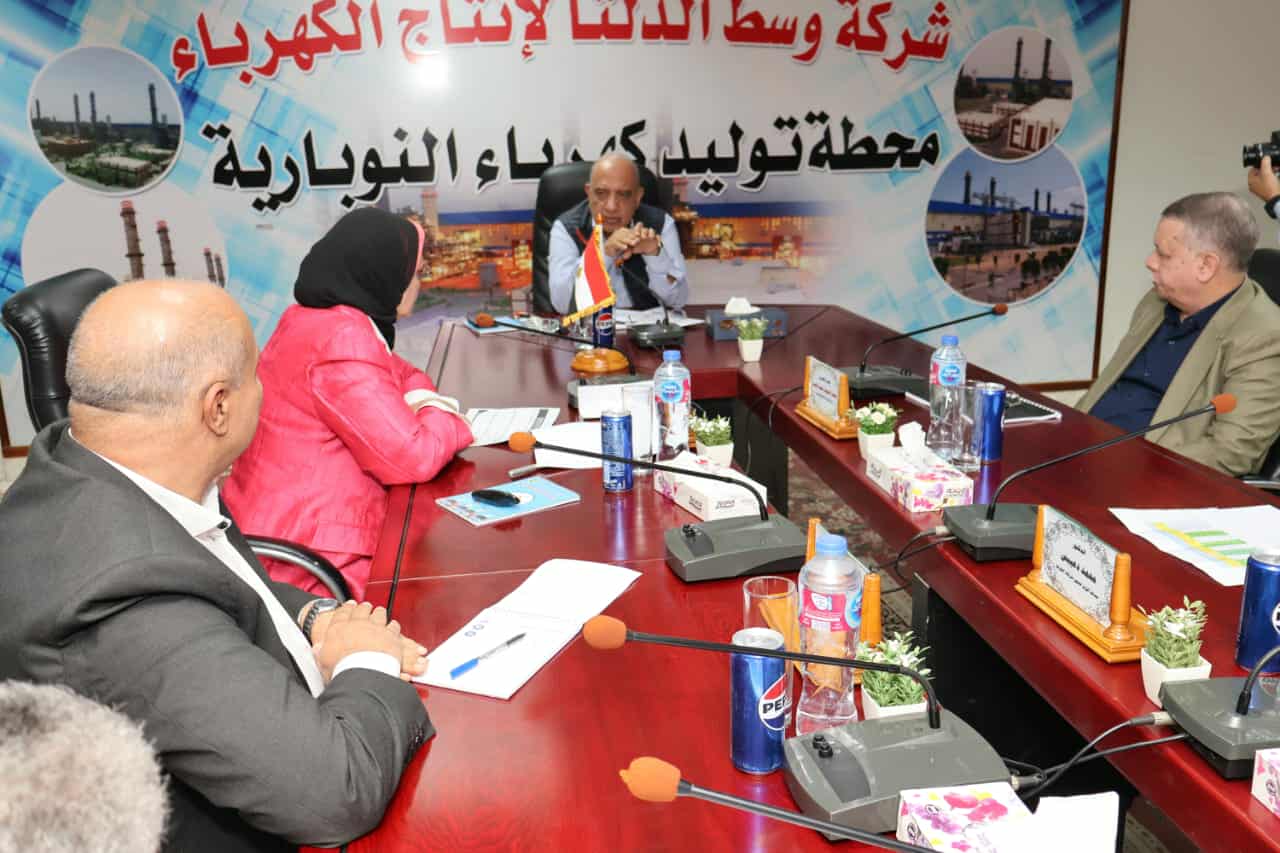 في زيارة ميدانية.. وزير الكهرباء يتفقد محطة توليد كهرباء النوبارية بمحافظة البحيرة