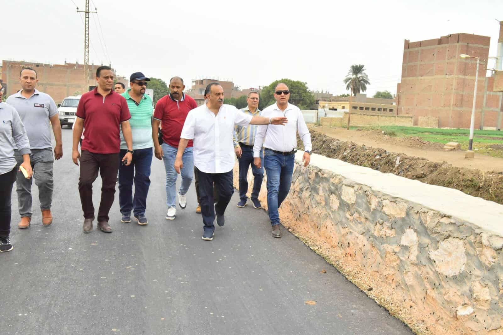 لتدعيم التنمية والسياحة الدينية.. إنتهاء رصف طريق درنكة محور الهضبة بأسيوط